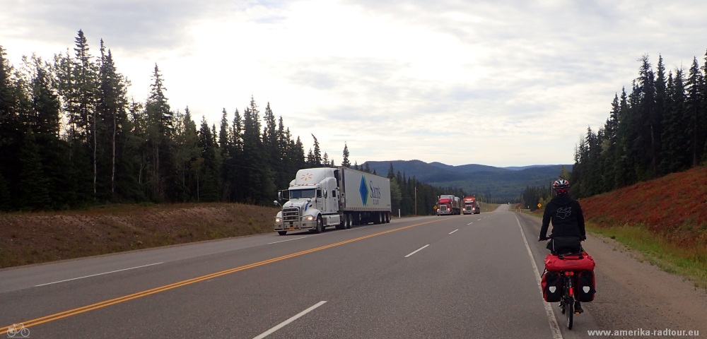 Mit dem Fahrrad durch British Columbia: Etappe über den Yellowhead Highway von Burns Lake nach Vanderhoof.