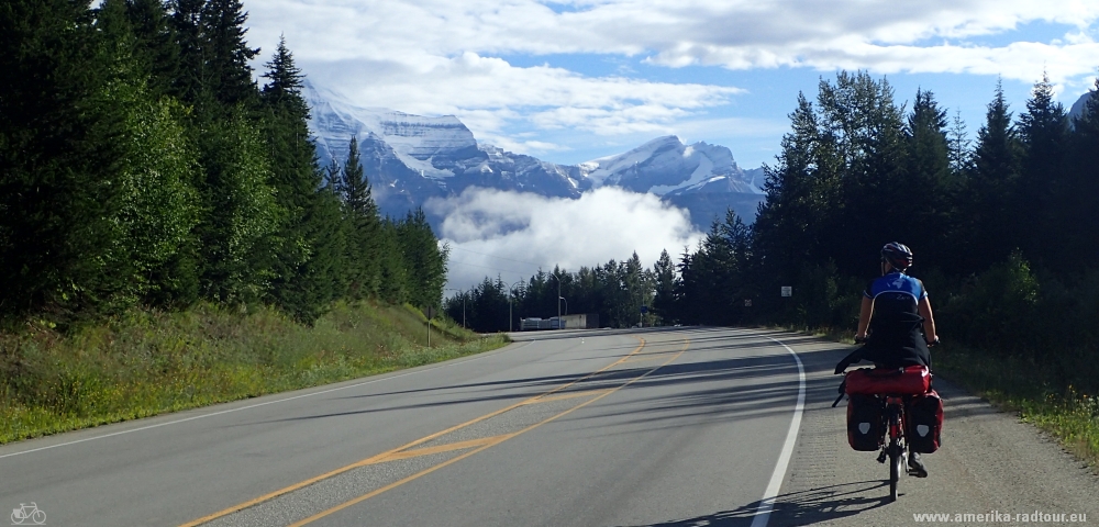 un paseo en bicicleta de Tete Jaune Cache a  Jasper. Yellowhead Highway en bicicleta.