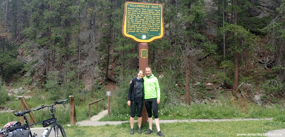 un paseo en bicicleta de Tete Jaune Cache a  Jasper. Yellowhead Highway en bicicleta.