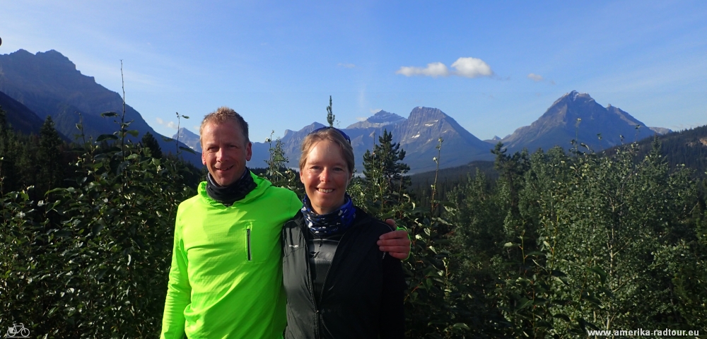 Con la bicicleta de Jasper a Columbia Icefield. Trayecto sobre el Icefields Parkway.