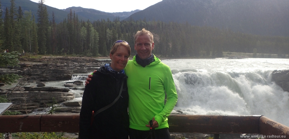 Con la bicicleta de Jasper a Columbia Icefield. Trayecto sobre el Icefields Parkway.