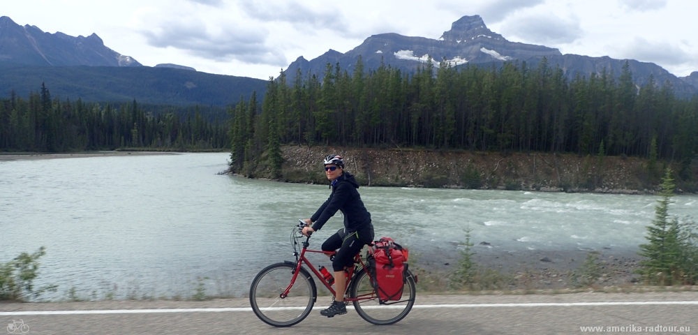 Con la bicicleta de Jasper a Columbia Icefield. Trayecto sobre el Icefields Parkway.