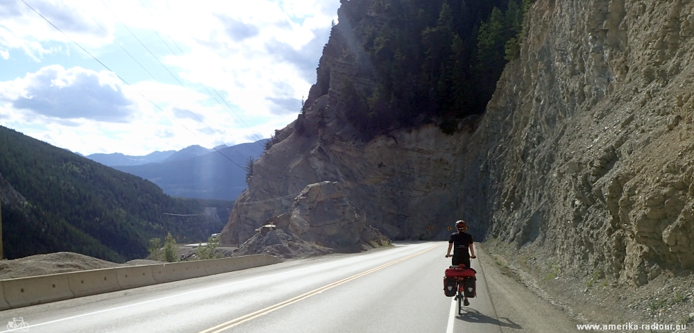 Con la bicicleta desde Lago Louise a Golden. Trayecto sobre la autopista Trans Canada.