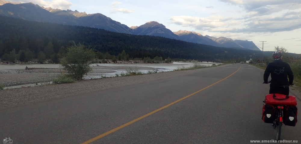 Mit dem Fahrrad von Golden nach Rogers. Radtour über den Trans Canada Highway.