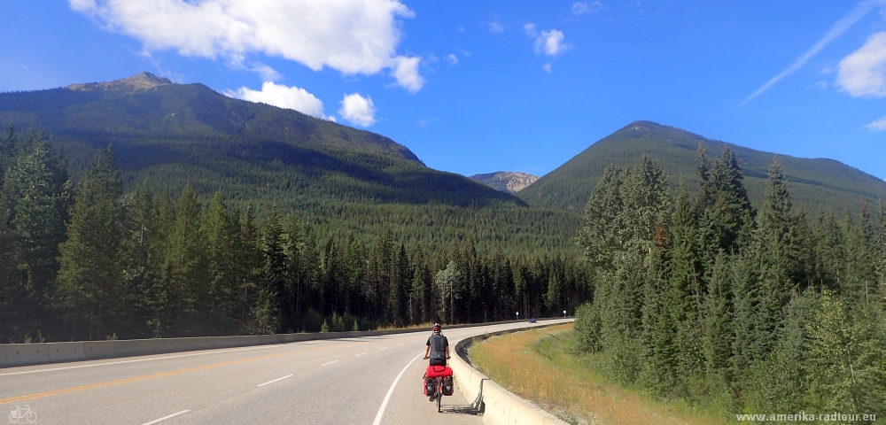 Mit dem Fahrrad von Golden nach Rogers. Radtour über den Trans Canada Highway.