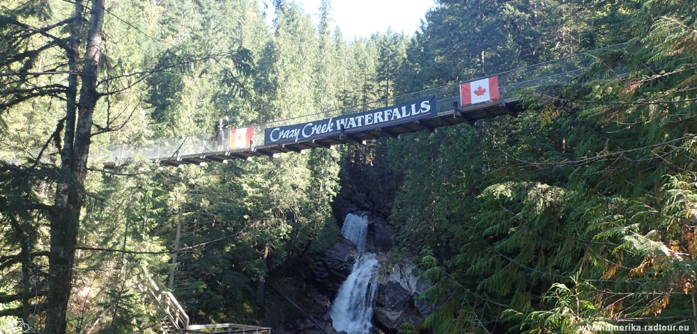 Con la bicicleta de Revelstoke a Salmon Arm. Trayecto sobre la autopista Trans Canada. 