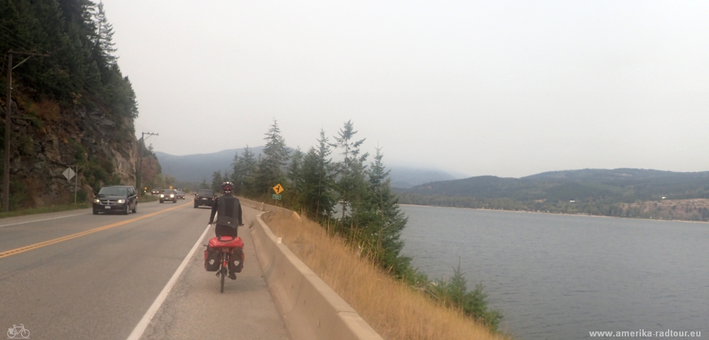 Mit dem Fahrrad von Salmon Arm nach Kamloops. Radtour über den Trans Canada Highway.