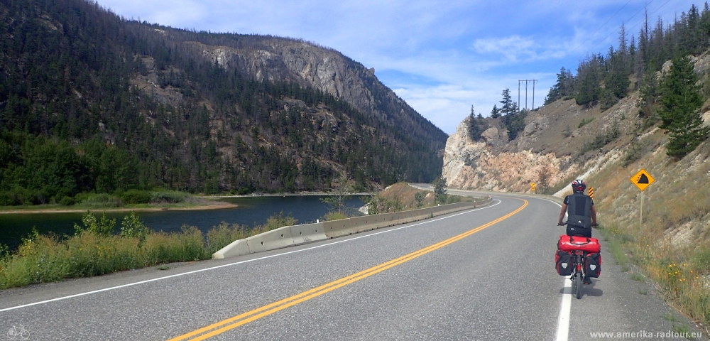 Con la bicicleta desde Cache Creek a Lillooet.. Trayecto sobre autopista99. 