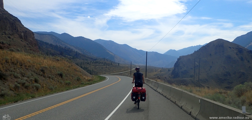 Con la bicicleta desde Cache Creek a Lillooet.. Trayecto sobre autopista99. 