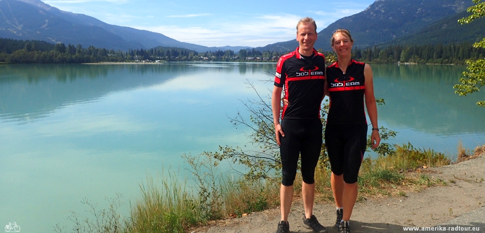 Con la bicicleta desde Pemberton a Whistler. Trayecto sobre autopista mar a cielo / autopista99 highway99. 