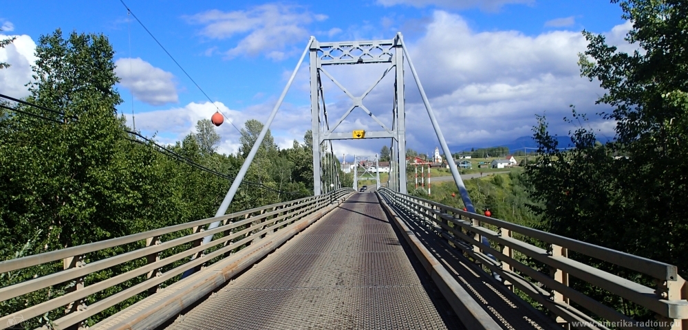 Mit dem Fahrrad von Smithers nach Whitehorse. Radtour über den Yellowhead Highway und Cassiar Highway.  Hagwilget Canyon Bridge