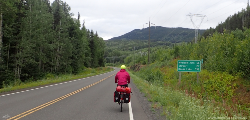 British Columbia and Yukon by bicycle: stage 03/2017 from New Aiyansh / Gitlaxt'aamiks to Jigsaw Lake (and Mezadin Junction)  via Nisga'a Highway and Cassiar Highway.  