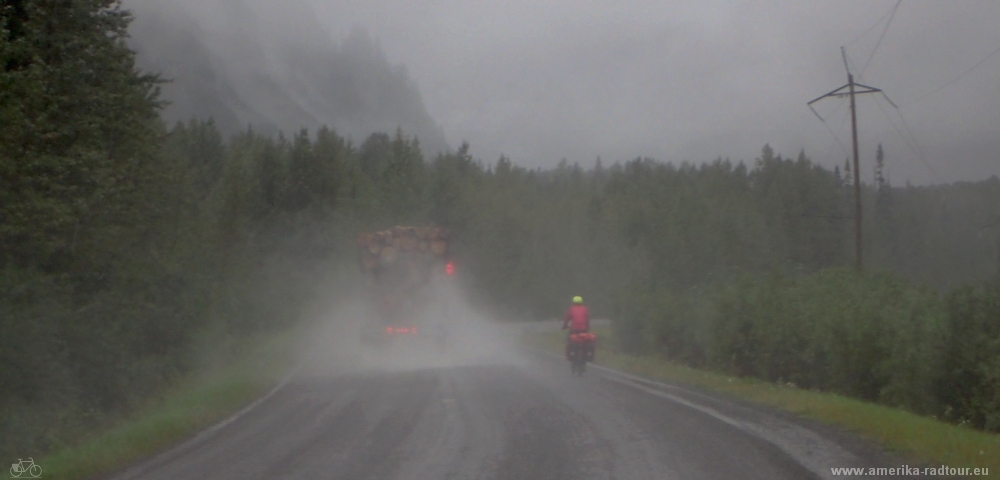 British Columbia and Yukon by bicycle: Cycling the Cassiar Highway from Jigsaw Lake to Meziadin Junction an Stewart.   
