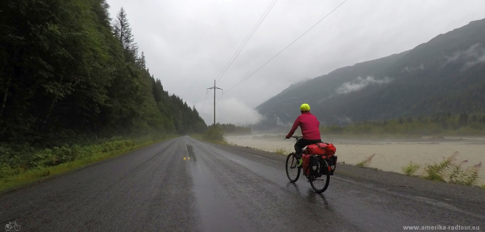 Mit dem Fahrrad von Smithers nach Whitehorse. Radtour über den Yellowhead Highway und Cassiar Highway. Etappe Smithers - New Hazelton. Old Skeena Bridge. 