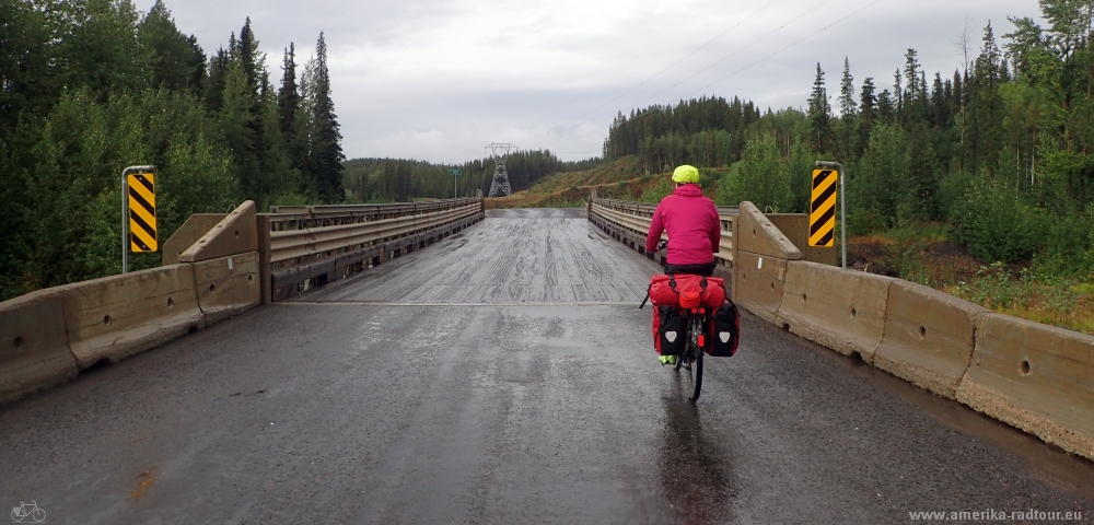 British Columbia and Yukon by bicycle: Cycling the Cassiar Highway northbound. Stage Bell2 Lodge to Kinaskan Lake.    