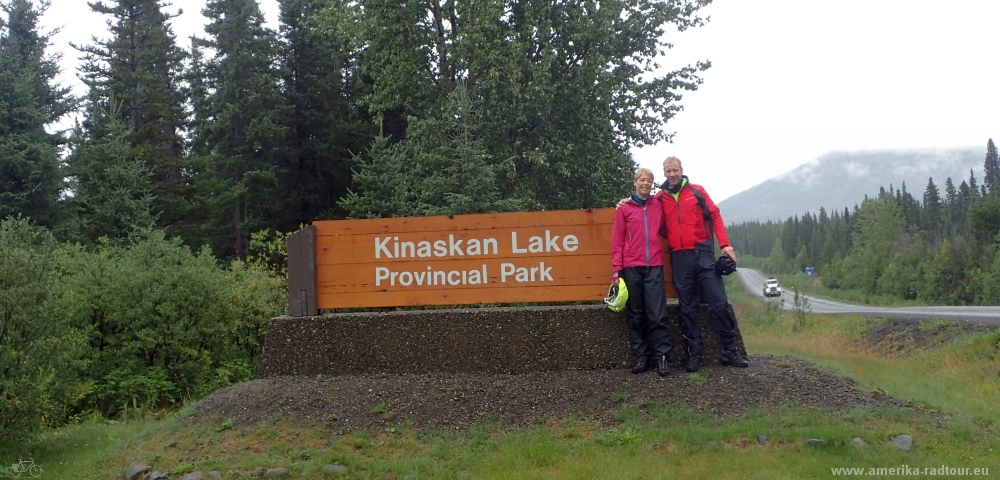 British Columbia and Yukon by bicycle: Cycling the Cassiar Highway northbound. Stage from Kinaskan Lake to Red Goat Lodge. 