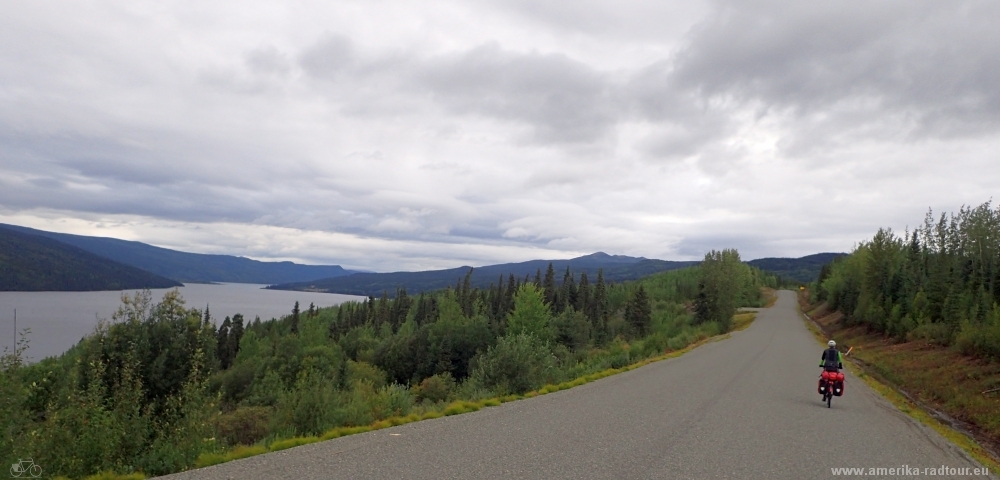 Mit dem Fahrrad von Smithers nach Whitehorse. Radtour über den Yellowhead Highway und Cassiar Highway. Etappe Red Goat Lodge - Dease Lake entlang des Cassiar Highways 