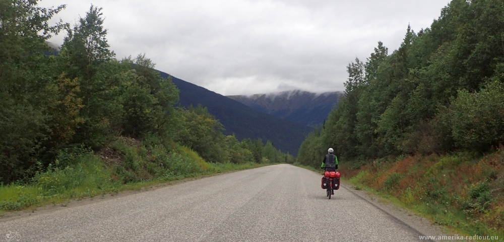 Mit dem Fahrrad von Smithers nach Whitehorse. Radtour über den Yellowhead Highway und Cassiar Highway. Etappe Red Goat Lodge - Dease Lake entlang des Cassiar Highways 