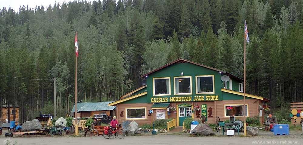 British Columbia and Yukon by bicycle: Cycling the Cassiar Highway northbound. Stage from Dease Lake to Jade City. 