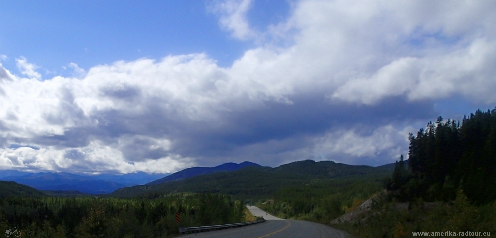 Mit dem Fahrrad von Smithers nach Whitehorse. Radtour über den Yellowhead Highway, Cassiar Highway und Alaska Highway. Etappe Nugget City - Rancheria entlang des Alaska Highways 