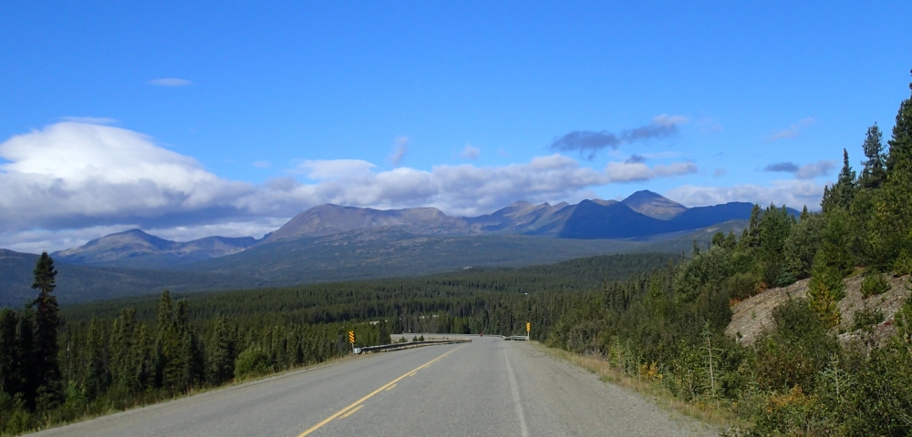 Mit dem Fahrrad von Smithers nach Whitehorse. Radtour über den Yellowhead Highway, Cassiar Highway und Alaska Highway. Etappe Rancheria - Morley Lake entlang des Alaska Highways   