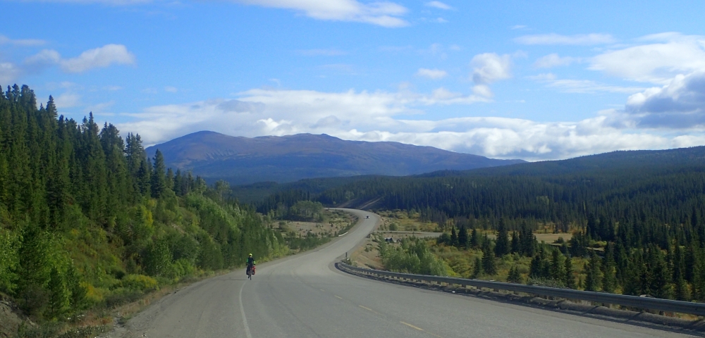 British Columbia and Yukon by bicycle: Cycling the Cassiar Highway and Alaska Highway northbound. Stage from Rancheria to Morley Lake.  