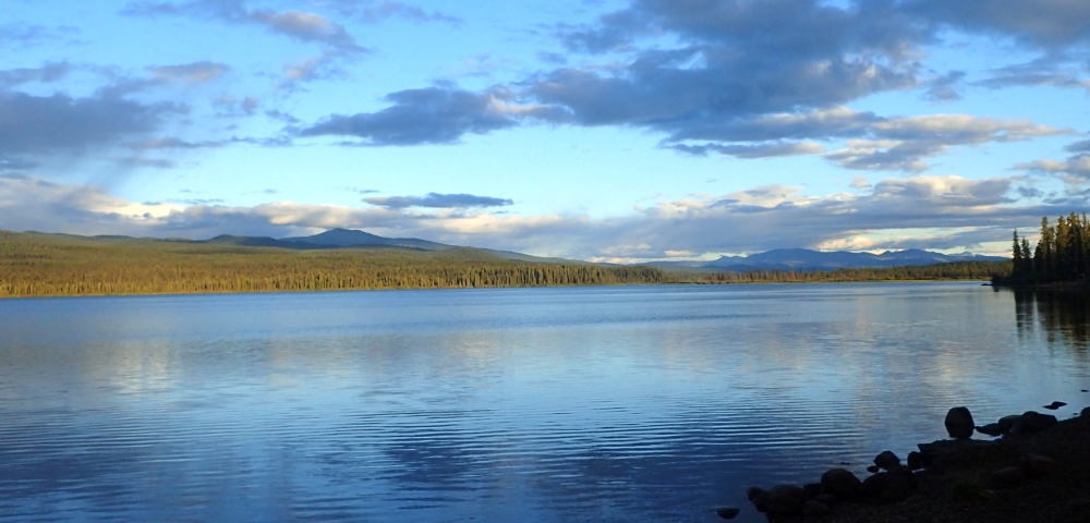 Mit dem Fahrrad von Smithers nach Whitehorse. Radtour über den Yellowhead Highway, Cassiar Highway und Alaska Highway. Etappe Rancheria - Morley Lake entlang des Alaska Highways  