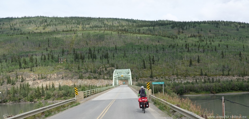 Mit dem Fahrrad über den Klondike Highway nach Dawson City. Etappe Whitehorse - Fox Lake.  