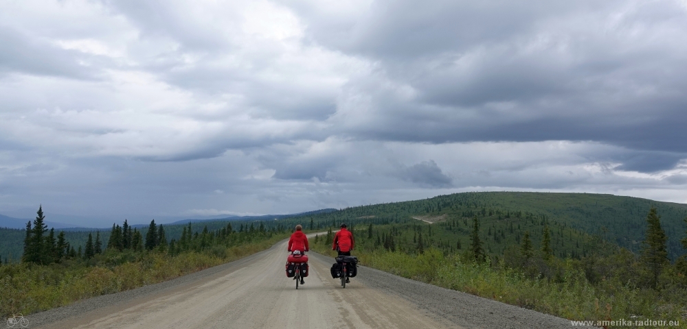 Mit dem Fahrrad von Whitehorse über Dawson City nach Anchorage, Top of the world Highway.  