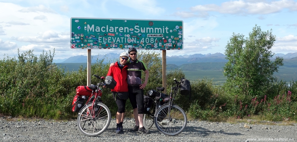 Cycling Denali Highway from Tangle River to MacLaren River. 