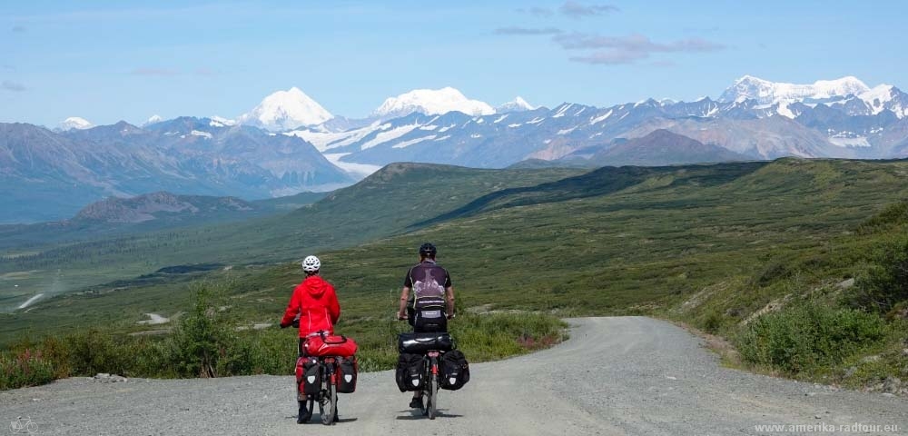 Cycling Denali Highway from Tangle River to MacLaren River. 