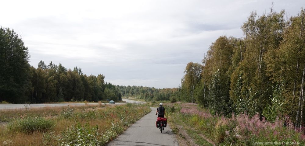 Mit dem Fahrrad über den Parks Highway nach Anchorage.   