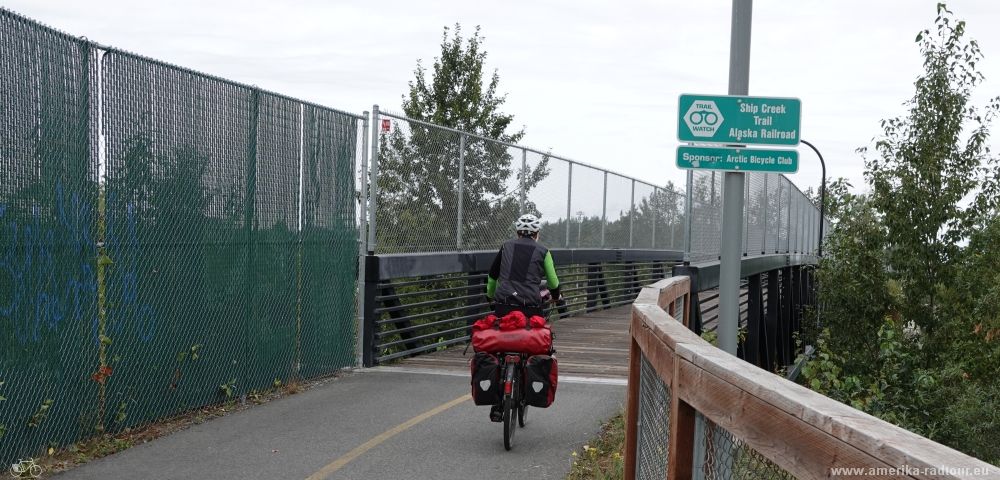 Mit dem Fahrrad über den Parks Highway nach Anchorage.  