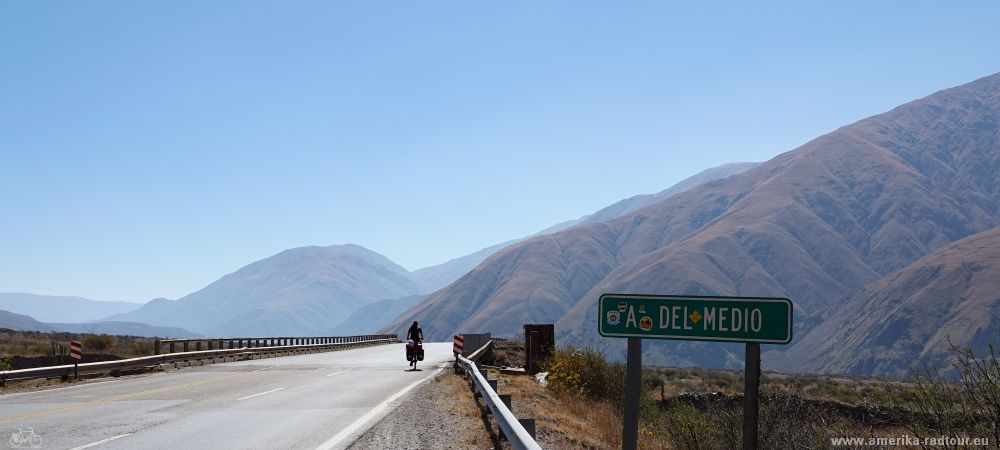 Cycling Argentinia: from Salta to Purmamarca.  