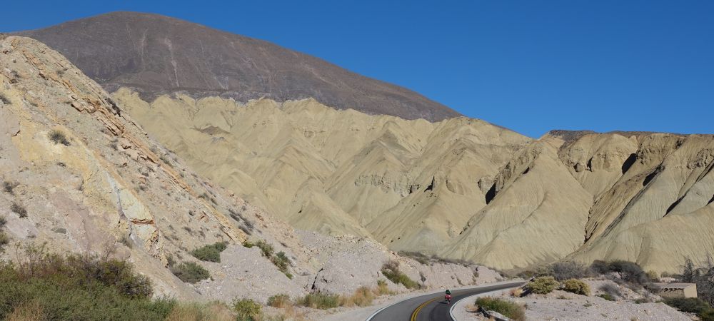 Purmamarca y Cuesta de Lipán en bicicleta.
  