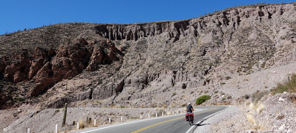 Purmamarca, Cuesta de Lipan und Salina Grande mit dem Fahrrad.  