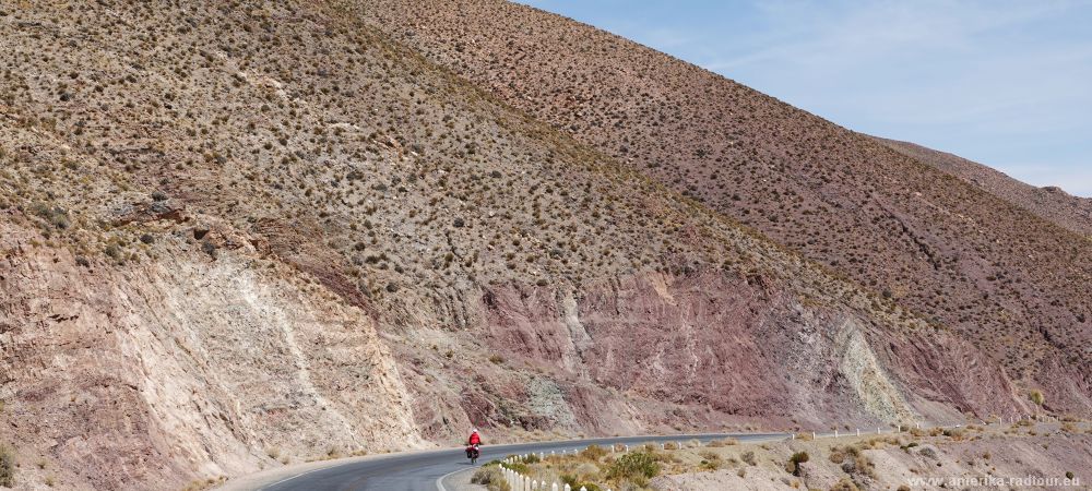 Cycling from Purmamarca to the Argentinian Andes via Cueasta de Lipán and Salinas Grandes.    