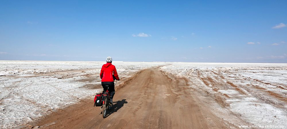 Cycling from Pozo Colorado straight onto the Salinas Grandes.