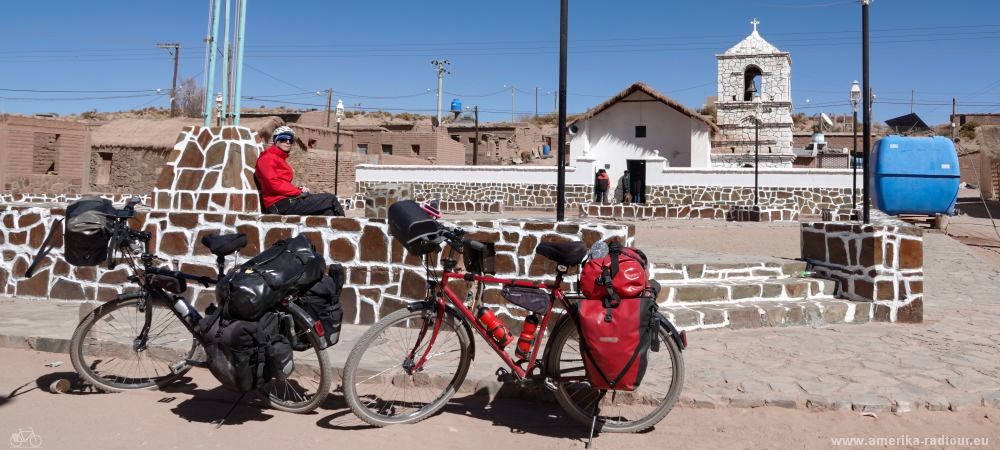 Cycling Argentina's altiplano on Ruta 40 from Susques via Huancar to Pastos Chicos.   