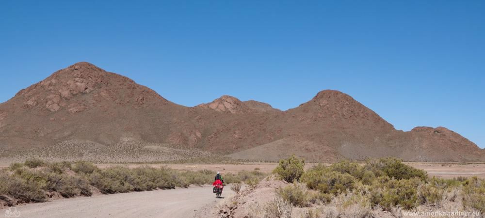 Pedaleando por el altiplano argentino por la Ruta 40 desde Susques hasta Pastos Chicos. 