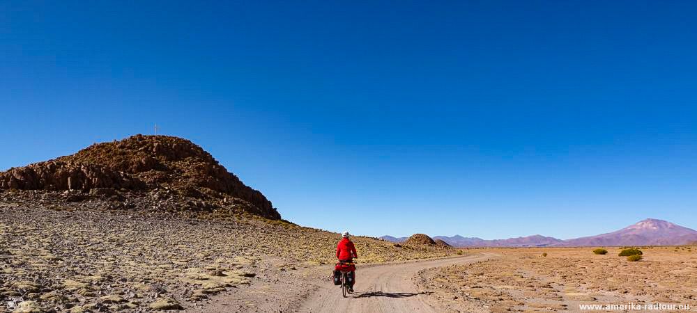 Cycling along the northern part of Argentina's Ruta 40 from Pastos Chicos to Puesto Sey.  