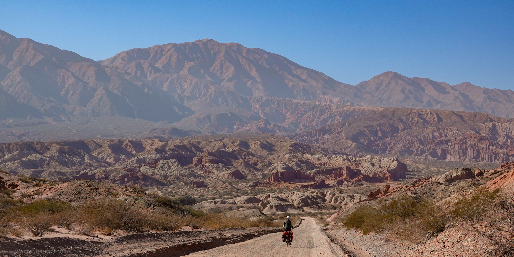 Mit dem Fahrrad über die Ruta 68 von Cafayate nach Norden.   