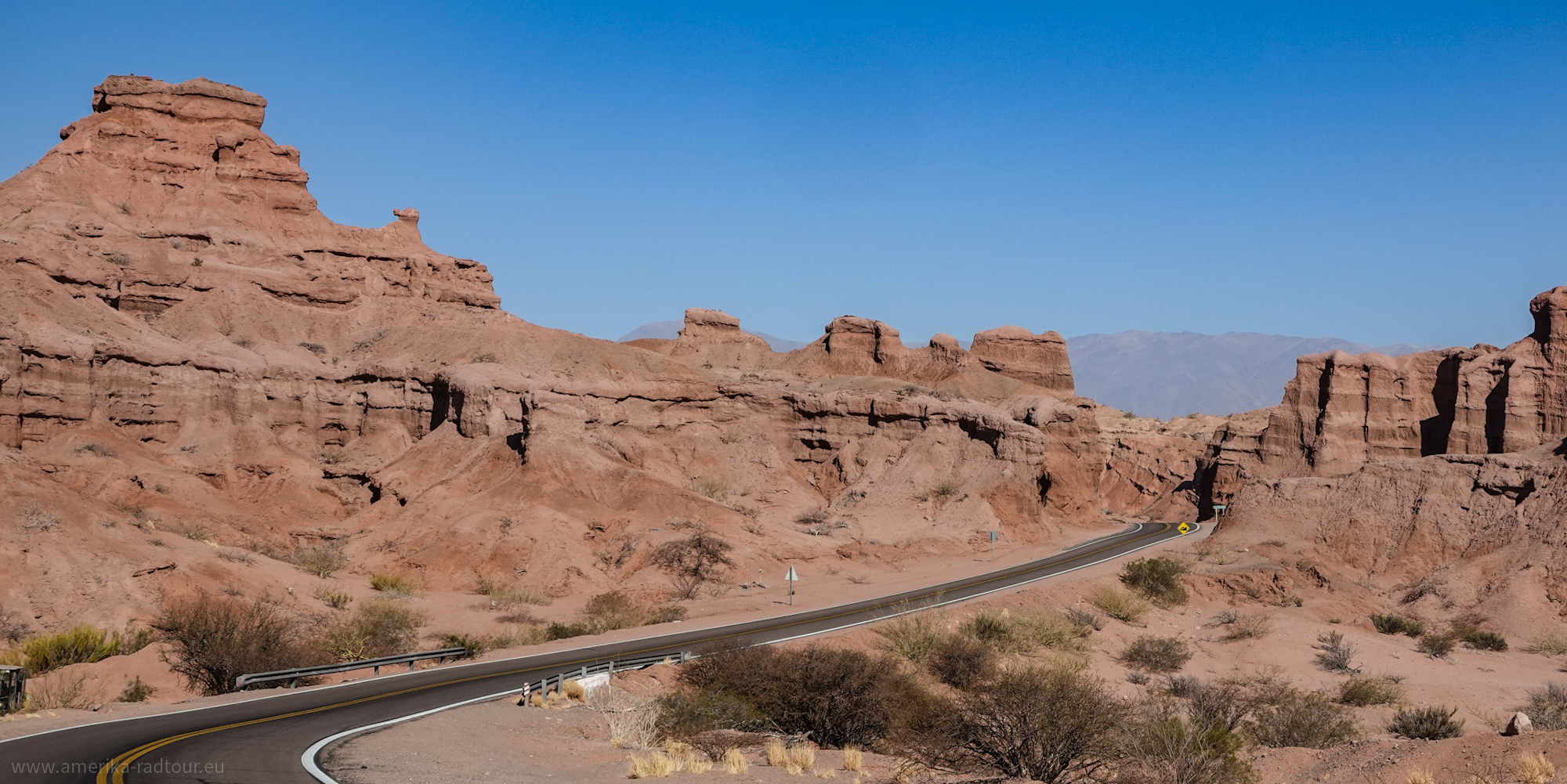 Mit dem Fahrrad über die Ruta 68 von Cafayate nach Norden.   