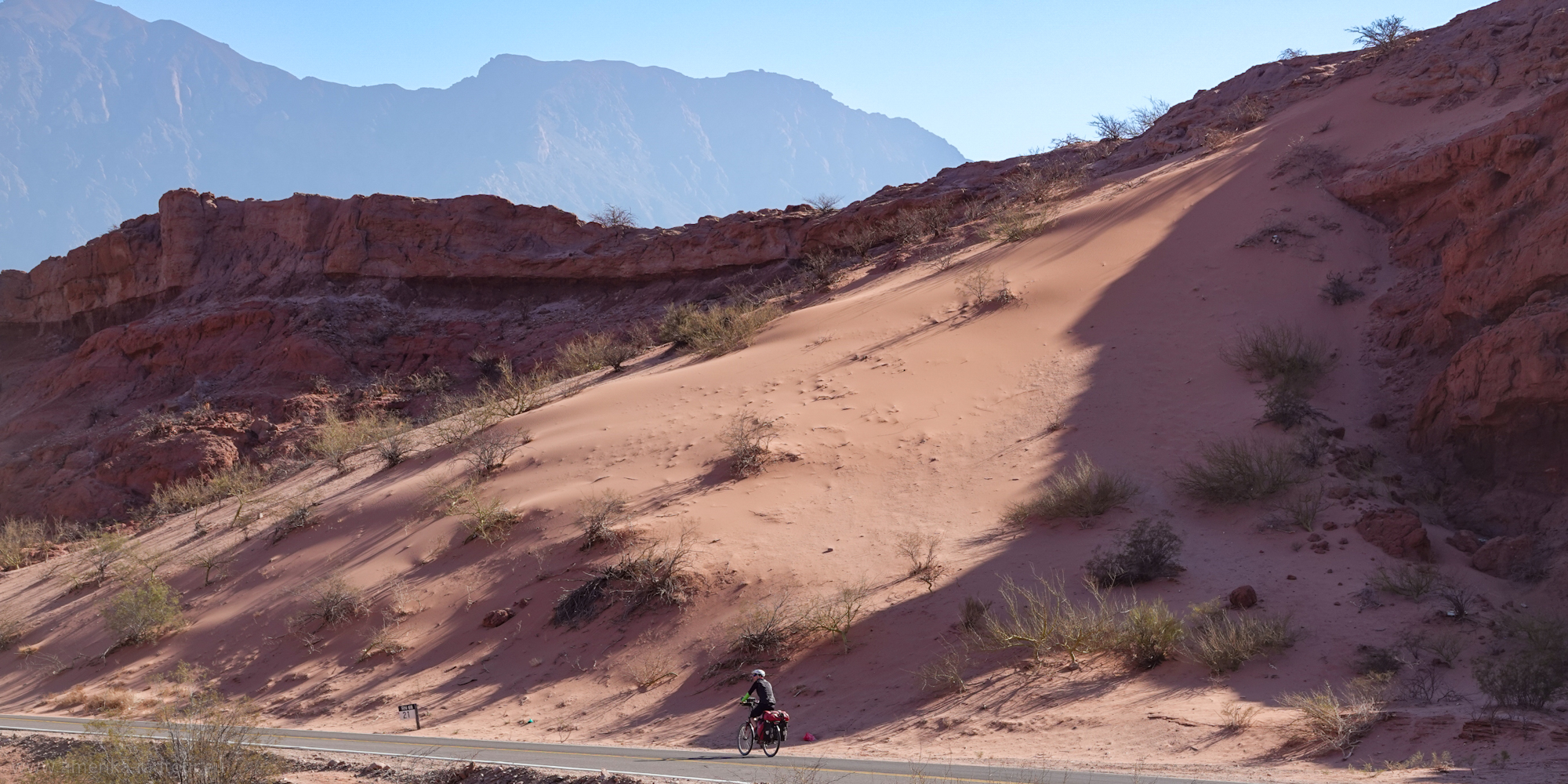 Mit dem Fahrrad über die Ruta 68 von Cafayate nach Norden.  